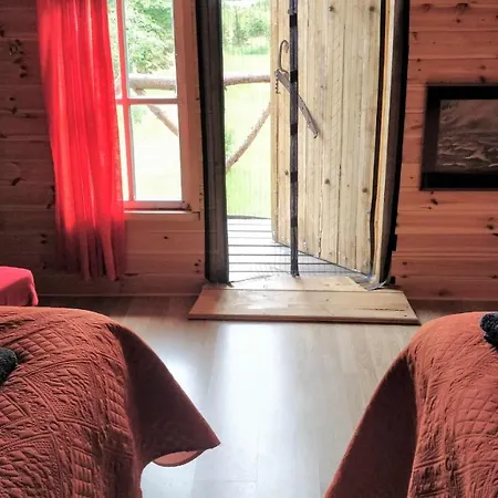 Suurekivi Kuelalistemaja Guest house Reigi
