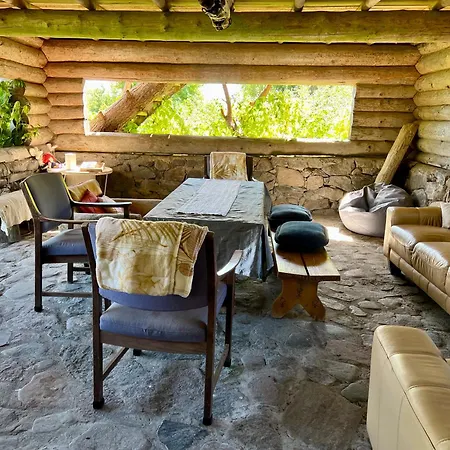 Gasthuis Suurekivi Kuelalistemaja Reigi