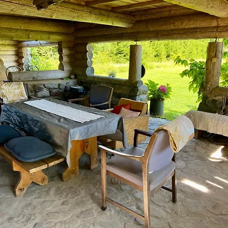 Gasthuis Suurekivi Kuelalistemaja Reigi