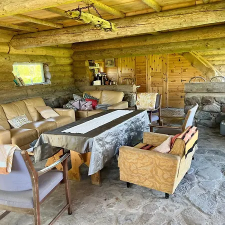 Guest house Suurekivi Kuelalistemaja Reigi